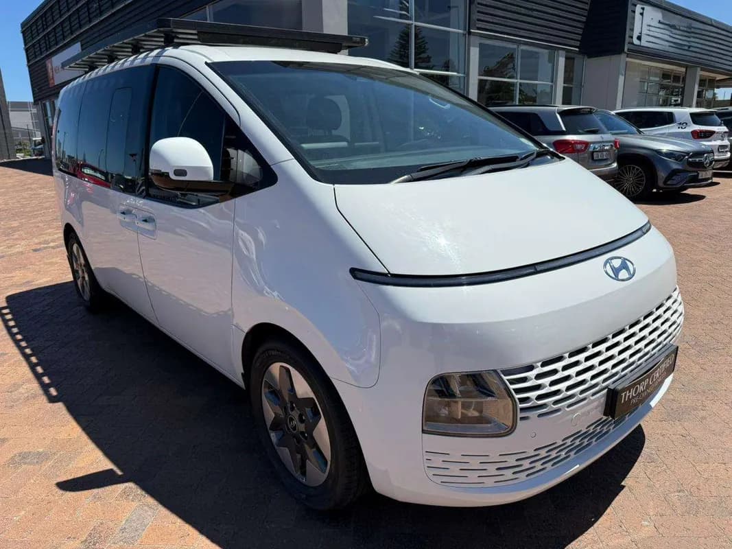 Hyundai Staria R2.2 9str Elite Bus Auto