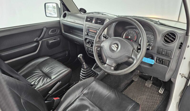 
								2010 Suzuki Jimny 1.3 full									