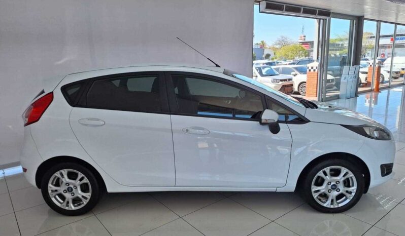 
								2017 Ford Fiesta 5-door 1.0T Trend full									