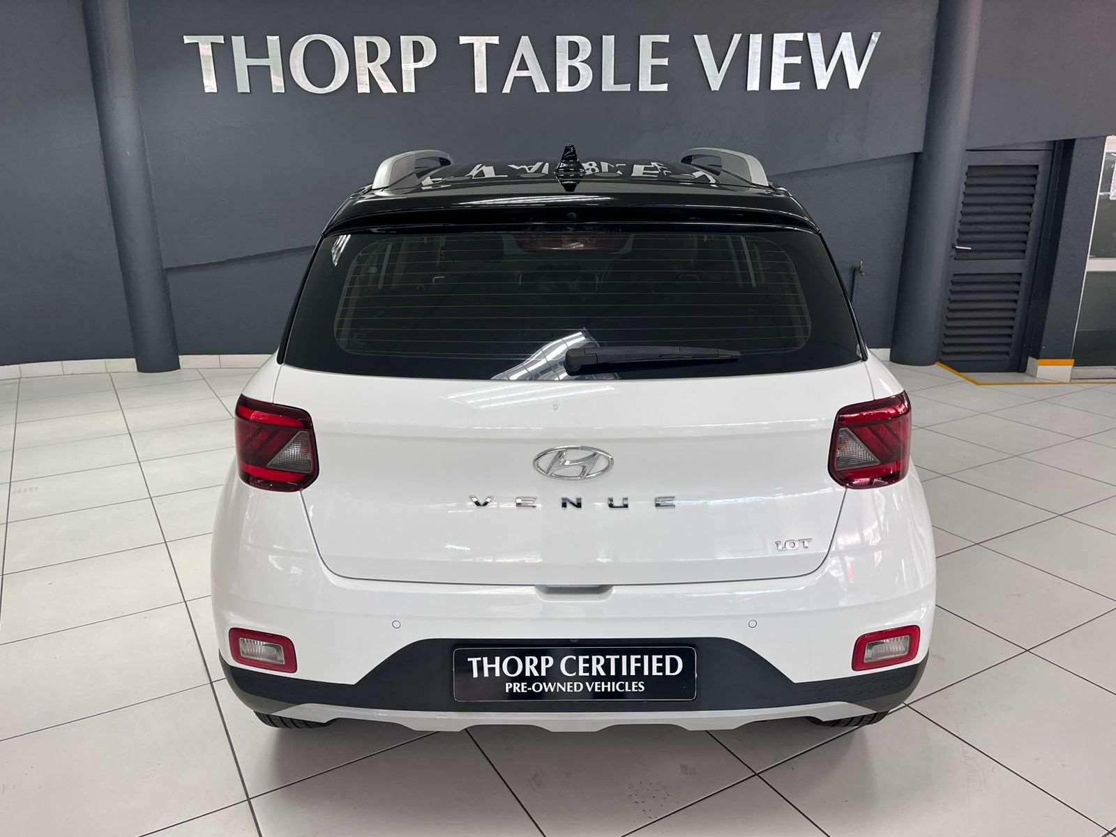 2021-ArcticWhite-Hyundai-Venue-10-TGDI-Fluid-8830916-5-1600x1200-1.jpg