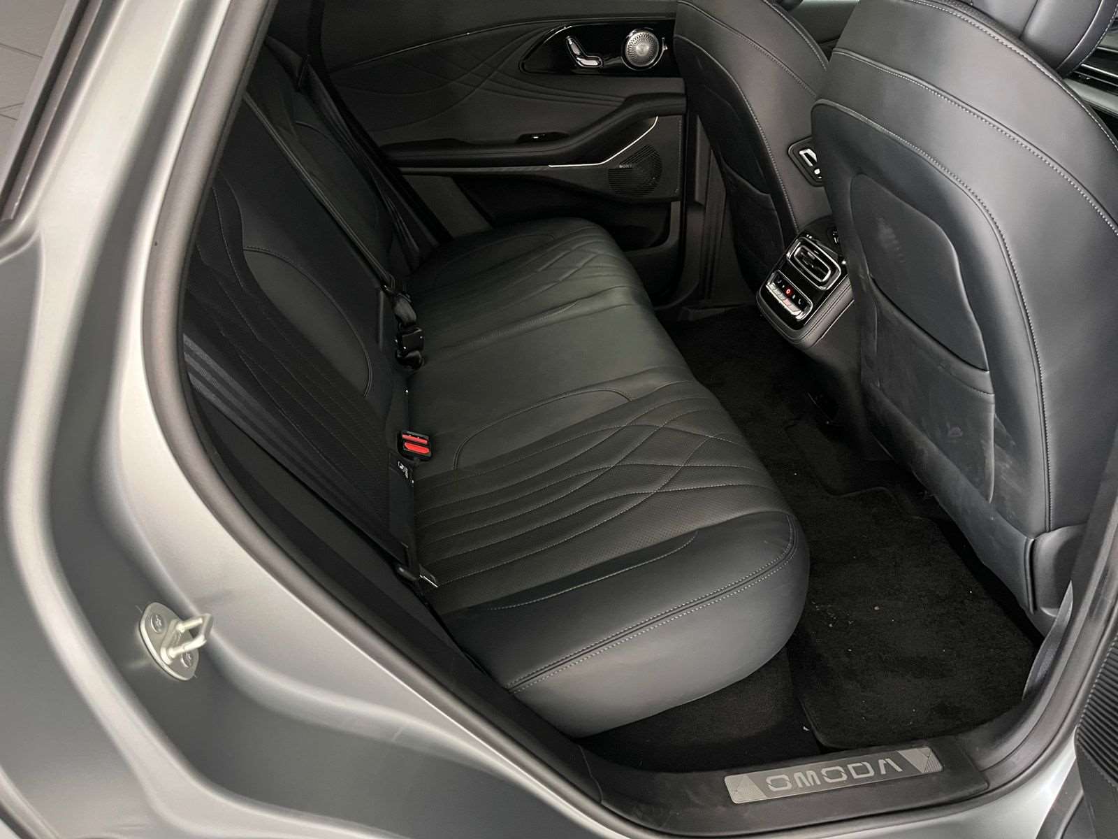 2026-MatteGray-OMODA-C9-SHS-15T-AWD-8824130-8-1600x1200-1.jpg
